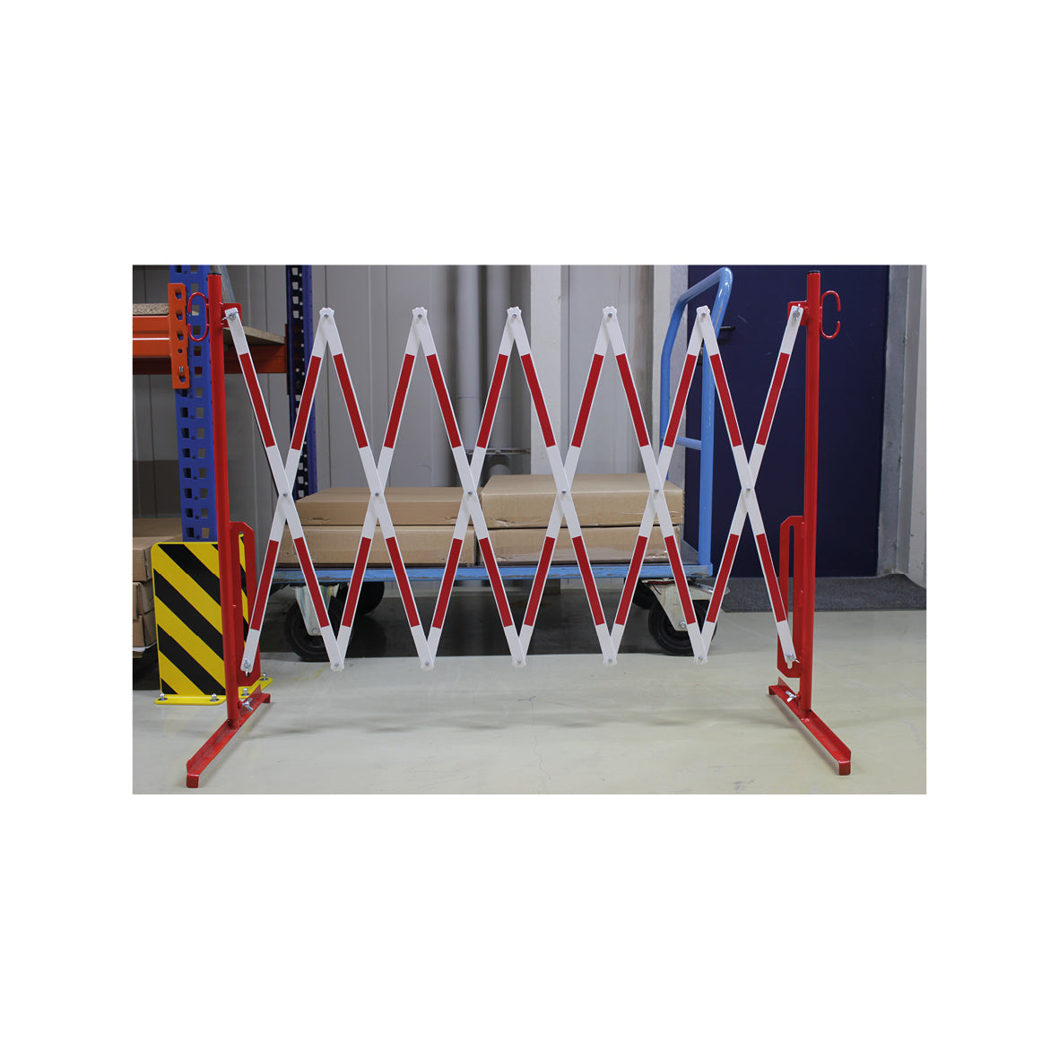 Scherensperre, Stahl, rot-weiss lackiert, Max. Breite 3.6 m. Gewicht: 12 kg, B/H/T: 380 x 950 x 450 mm, zusammengeklappt