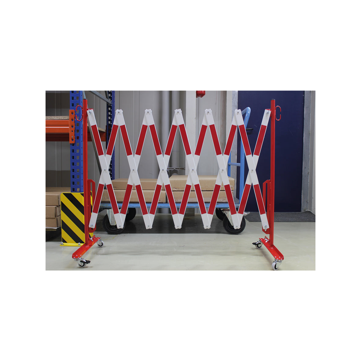 Scherensperre mit Rollen, Stahl, rot-weiss lackiert, Max. Breite 4.0 m. Gewicht: 17.5 kg, B/H/T: 380 x 950 x 450 mm, zusammengeklappt