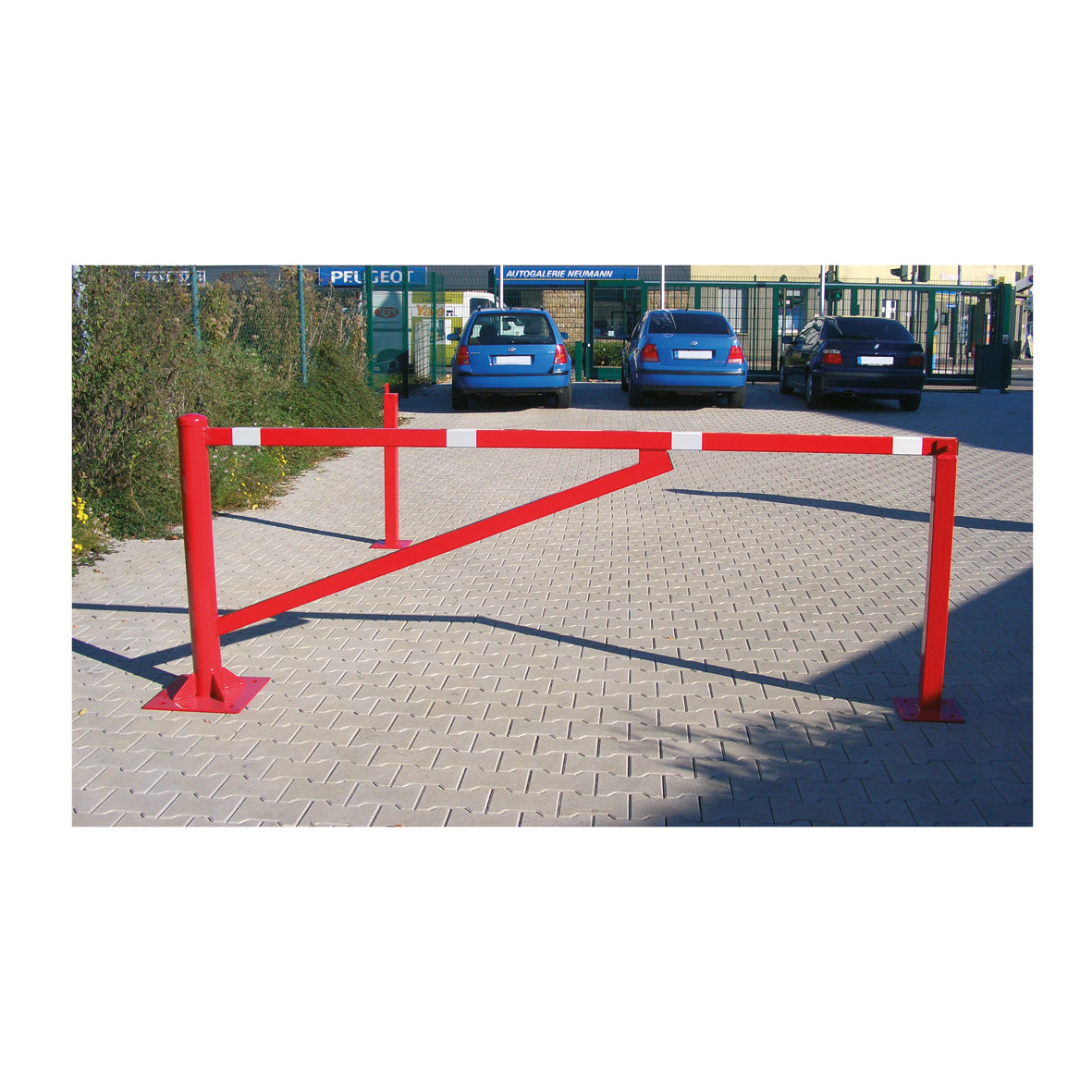 Drehschranke, schwenkbar, zum Aufschrauben, mit 2 Auflagepfosten, 250 cm, verzinkt, 55 kg, Vorhängeschloss