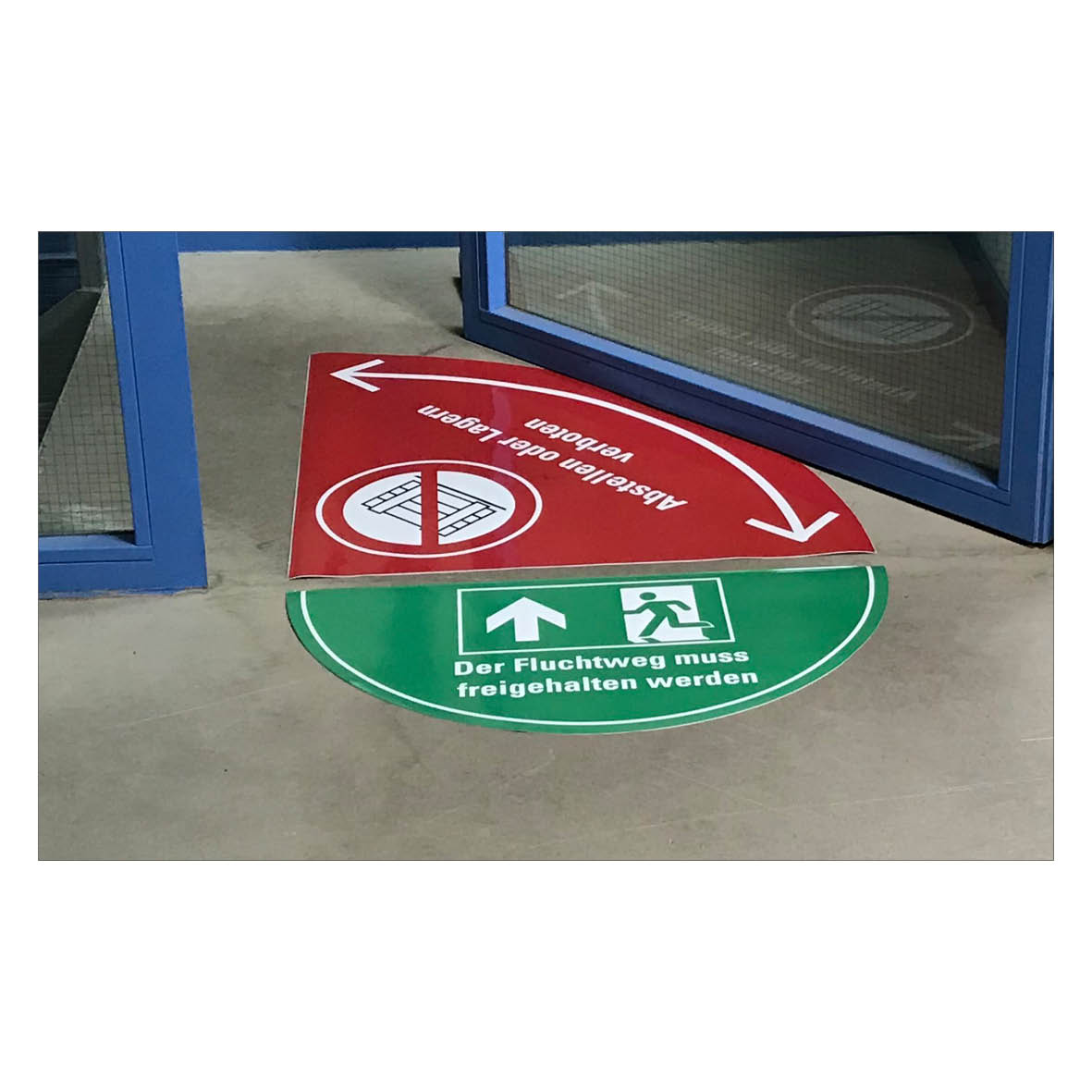 Bodenmarkierung Nicht versperren! Löschmaterialposten, 6.B-030, 900 x 450 mm, PF mit Antirutschlaminat R10